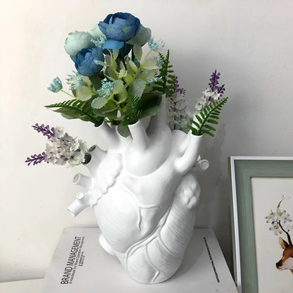 CuoreVivo – Vaso Decorativo Moderno a Forma di Cuore Anatomico per Fiori e Arredo Interni