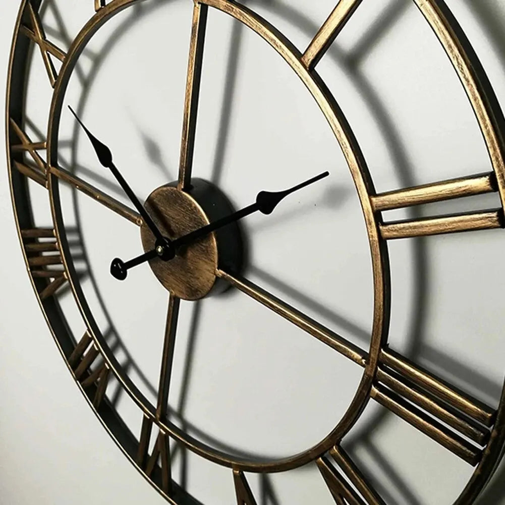RomanAura – Orologio da Parete Vintage con Numeri Romani in Stile Industriale Elegante