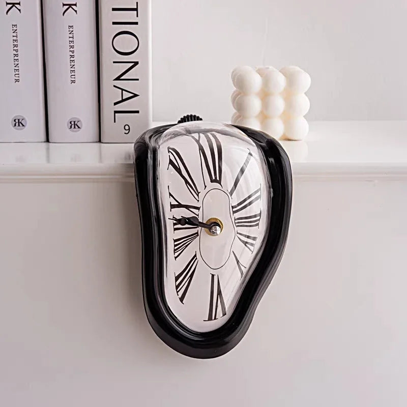 TimeMelt – Orologio da Parete Creativo in Stile Surrealista con Design a Goccia e Numeri Romani