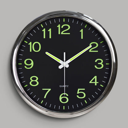 Orologio da parete LuminoClock al buio, numeri luminosi