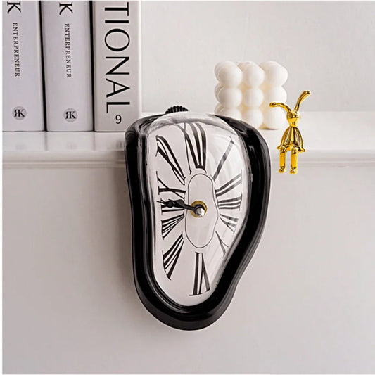 Orologio da parete TimeMelt surrealista a goccia, vista frontale