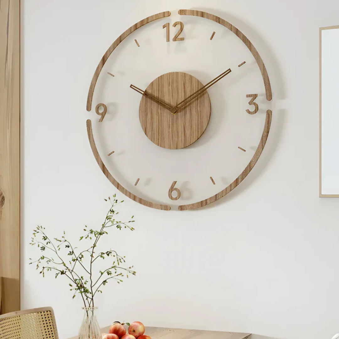 Orologio da parete WoodLoop in legno chiaro, design minimalista nordico