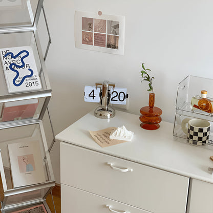 Orologio da tavolo FlipRetro in ambiente moderno